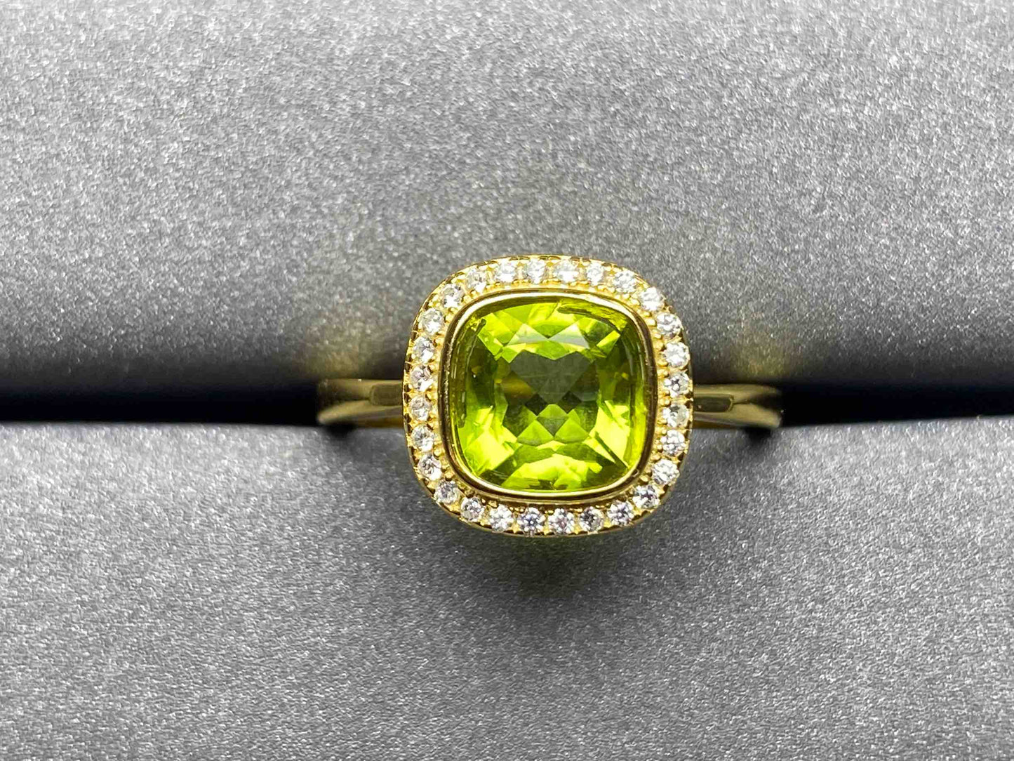 6091 Peridot Ring