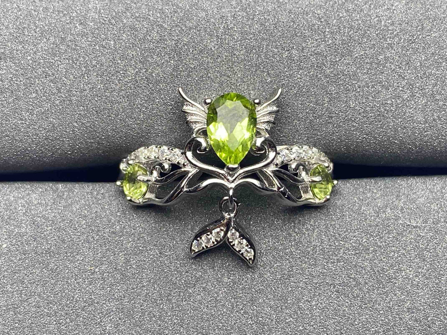 6210 Peridot Ring