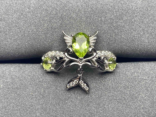 6210 Peridot Ring