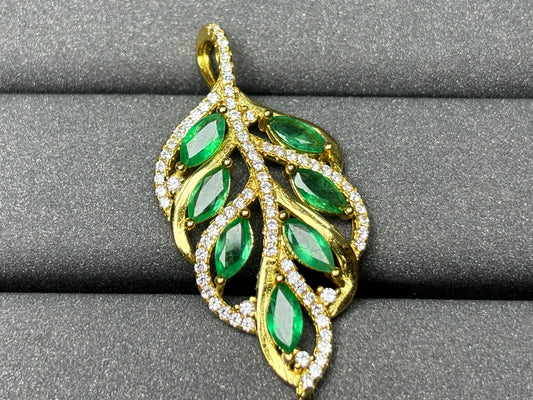 6224 Emerald Pendant