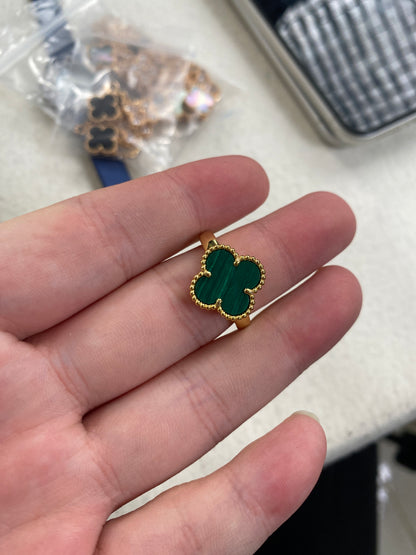 G001 clover ring