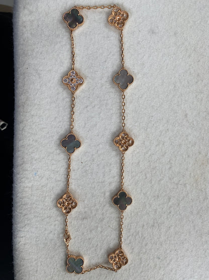 G002 clover necklace