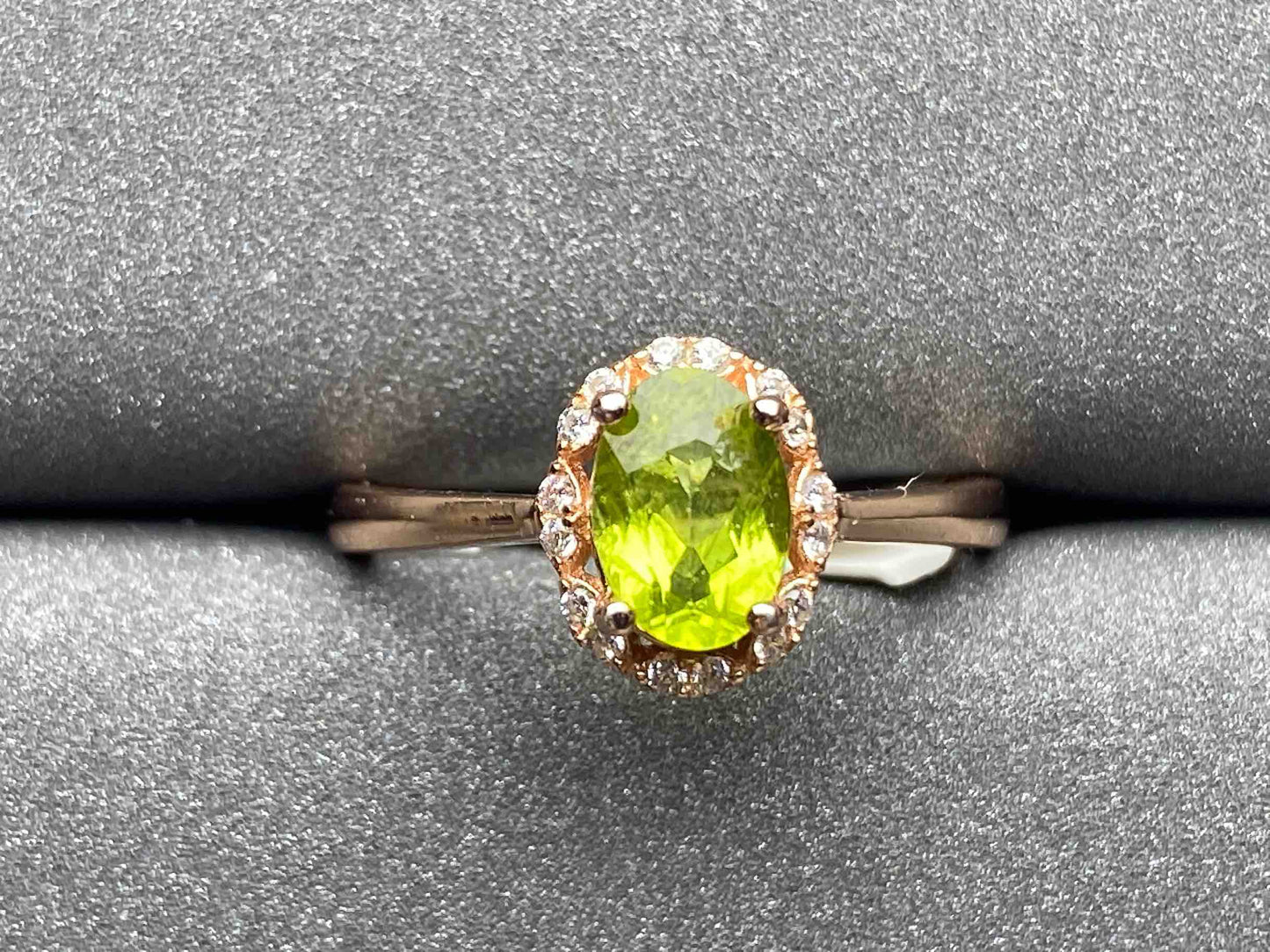 A713 Peridot Ring