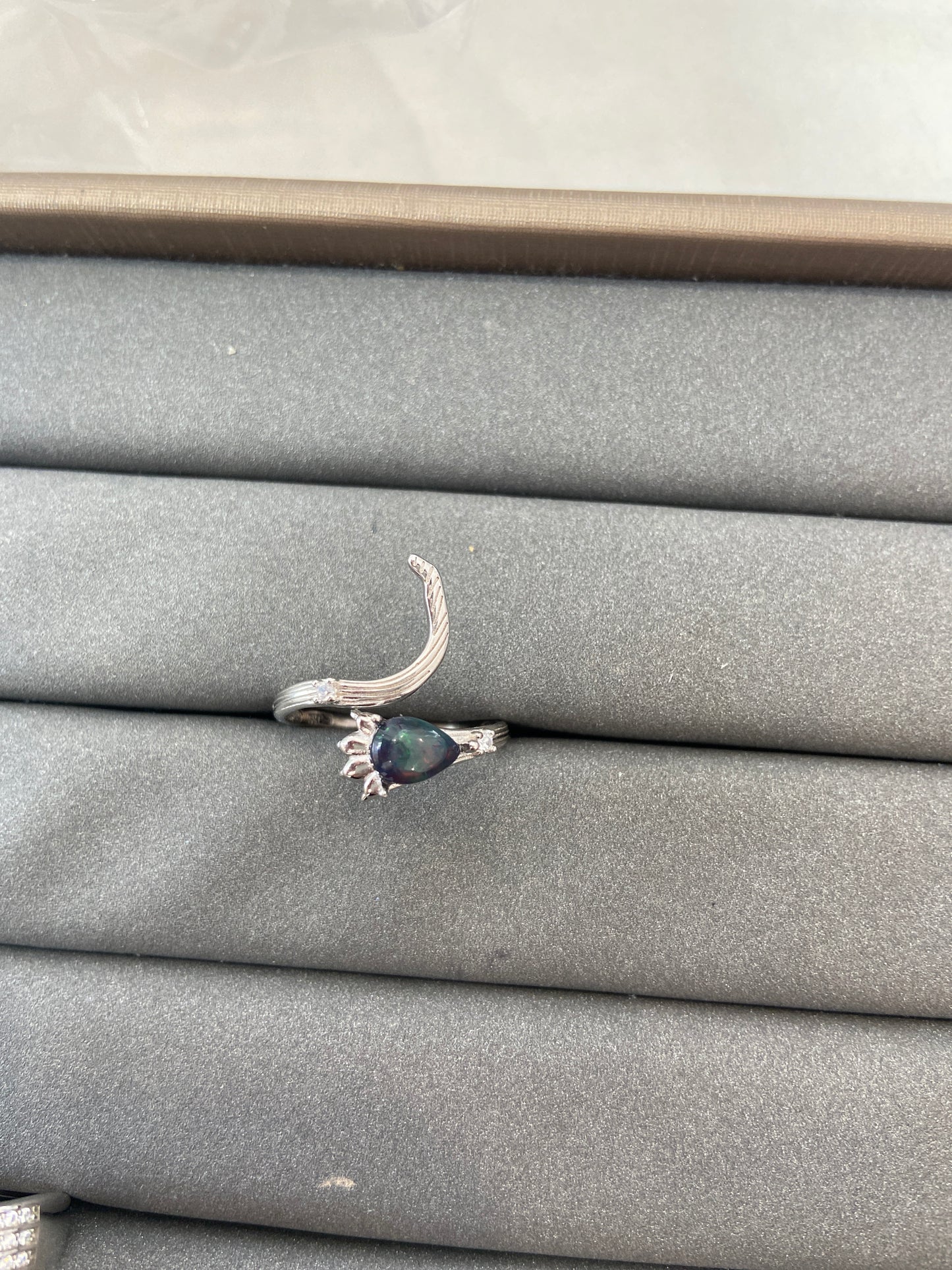 8860 Opal Ring