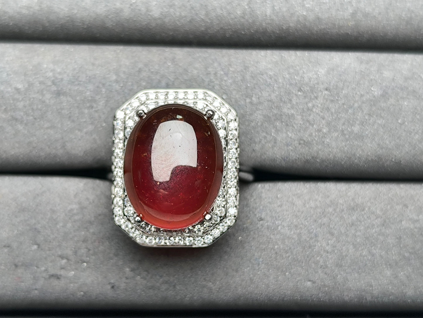 A10136 Garnet Ring