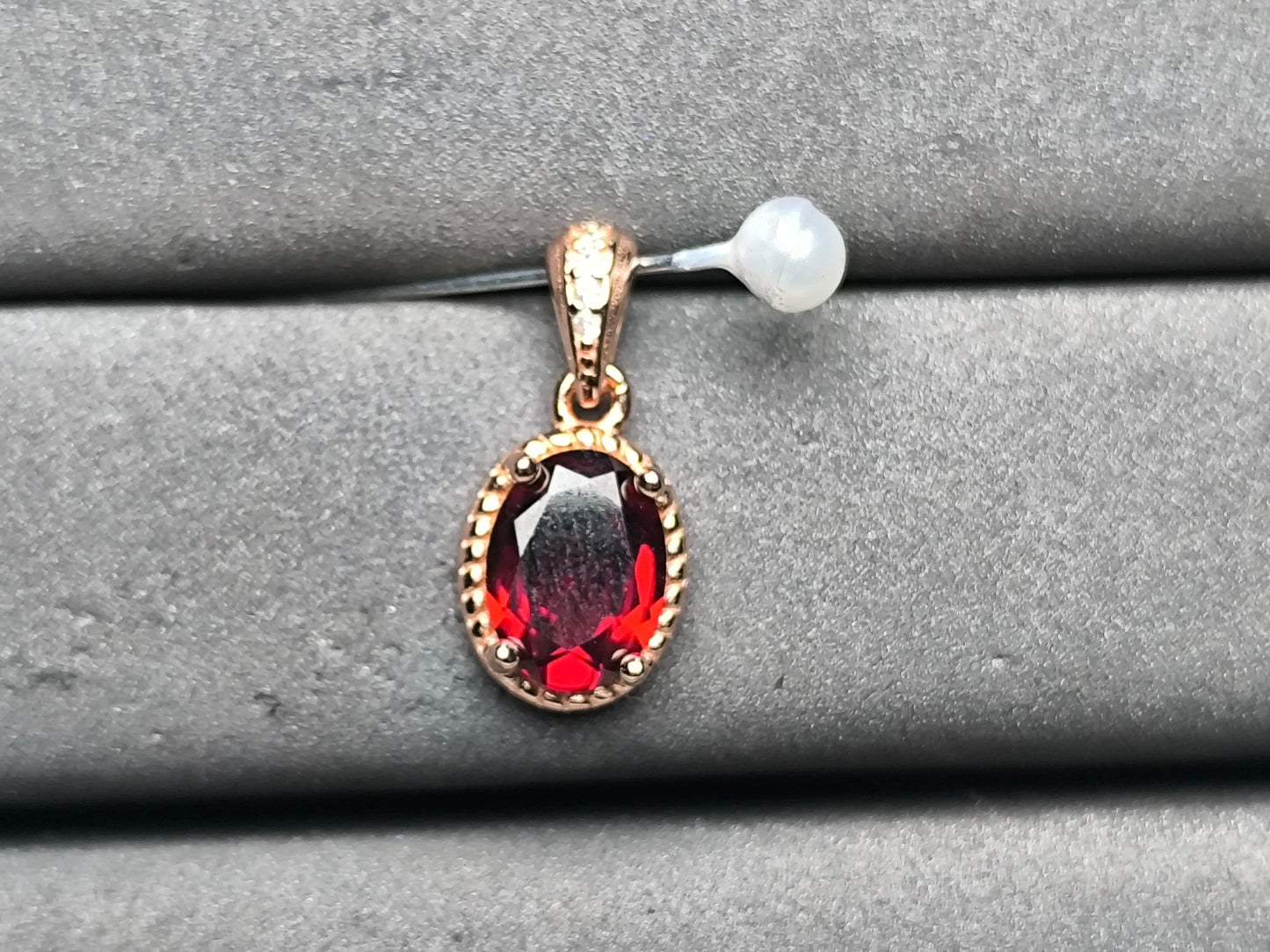 A10142 Garnet Pendant