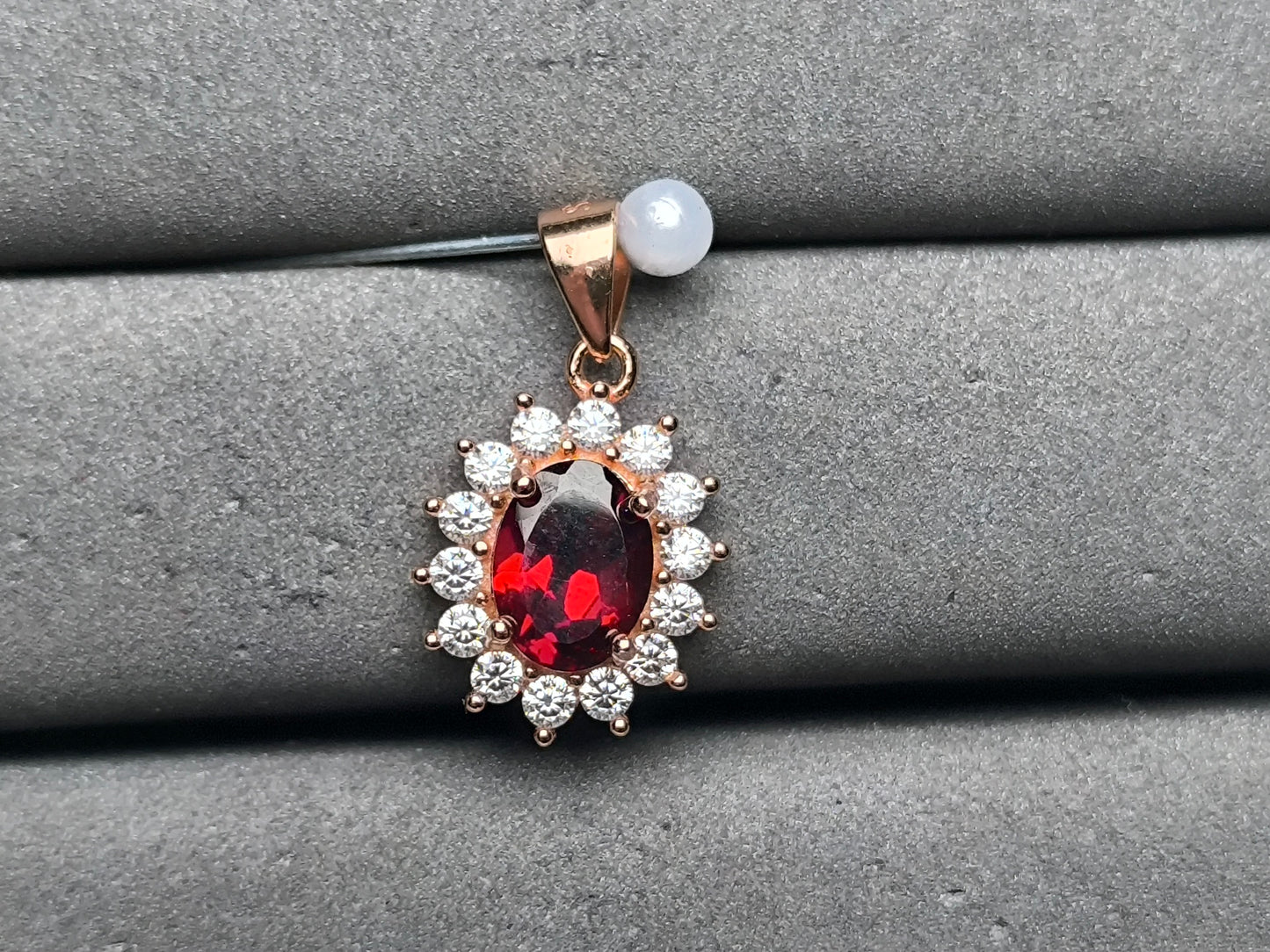 A10143 Garnet Pendant