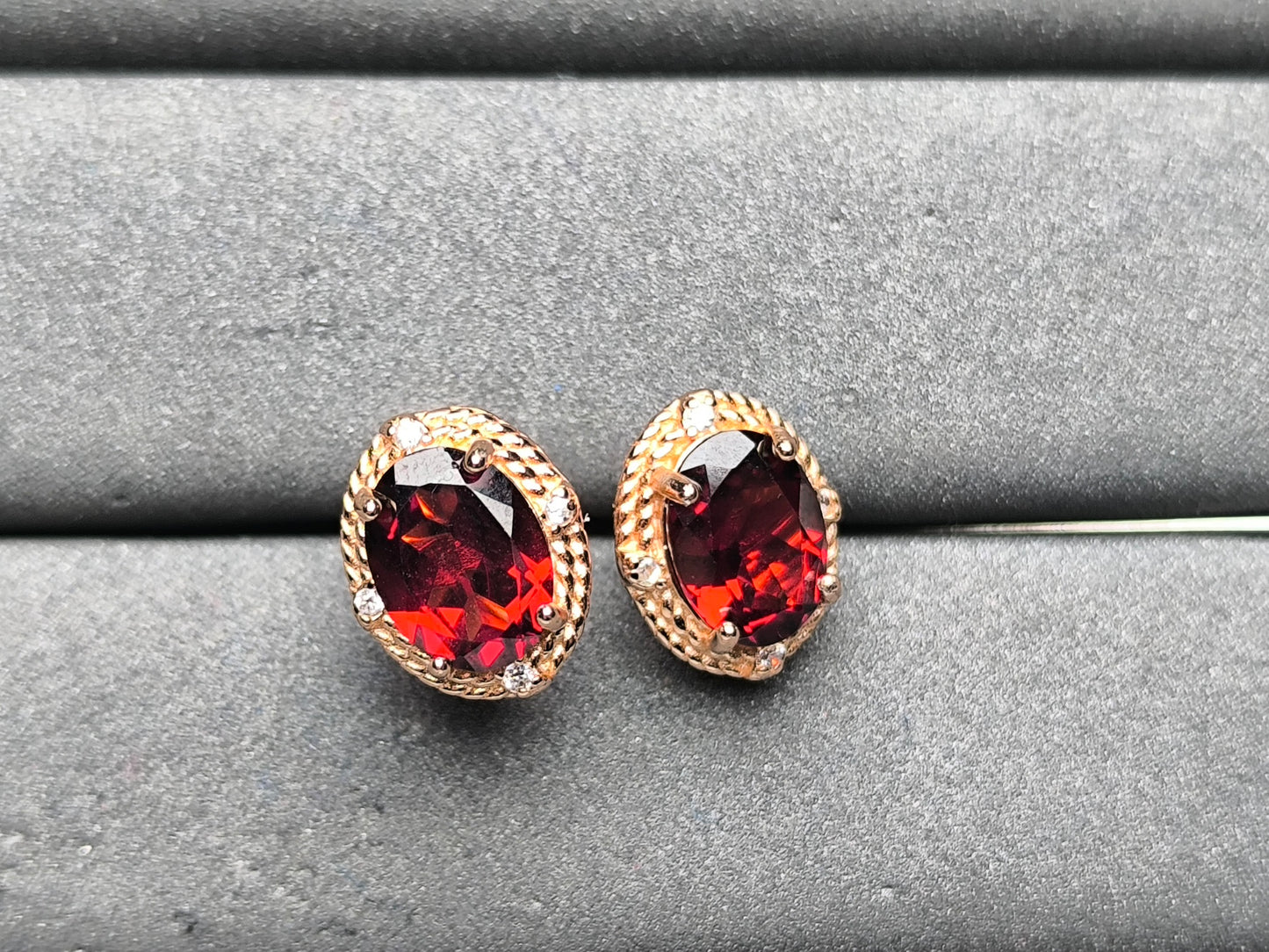 A10144 Garnet Earrings