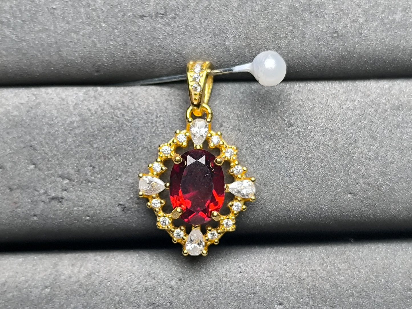 A10146 Garnet Pendant
