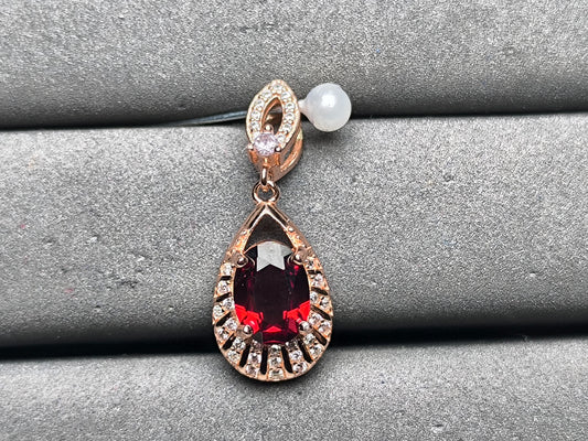 A10150 Garnet Pendant