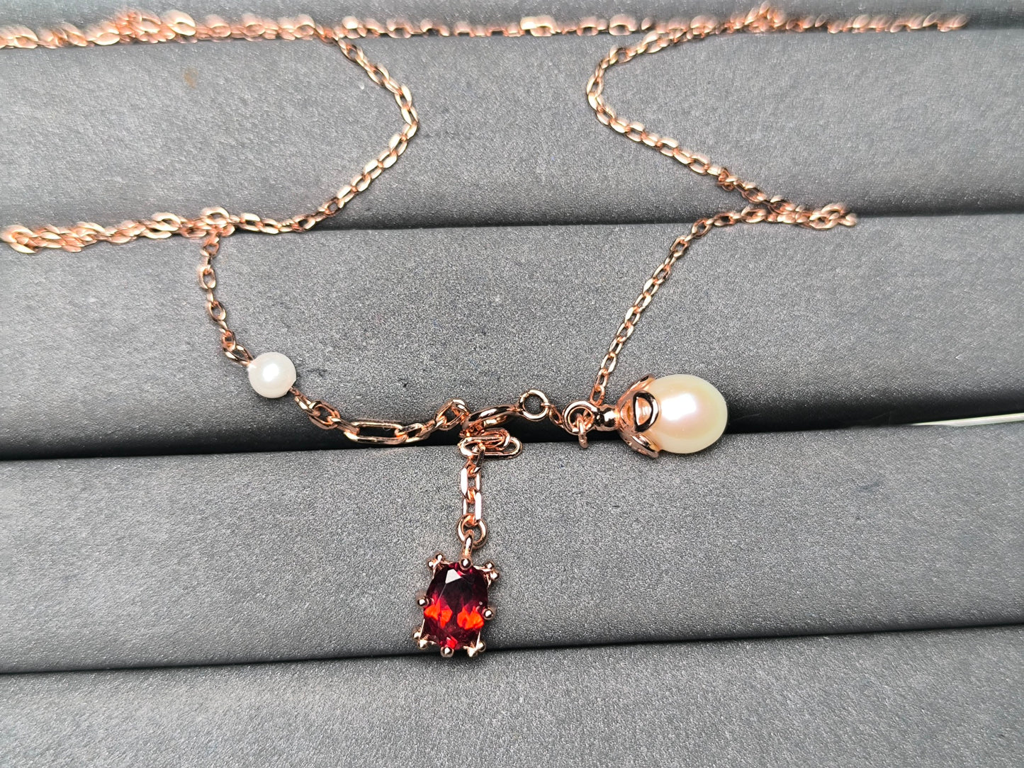 A10152 Garnet Necklace