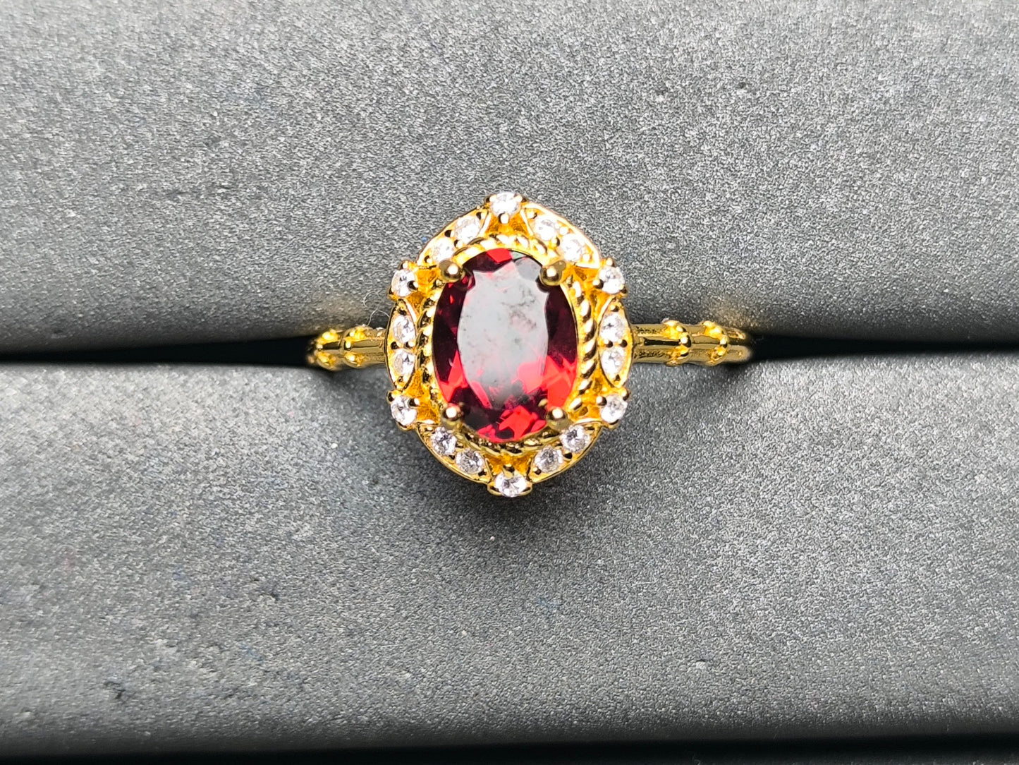A10158 Garnet Ring