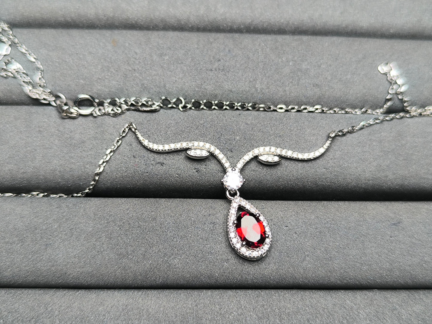 A10176 Garnet Necklace