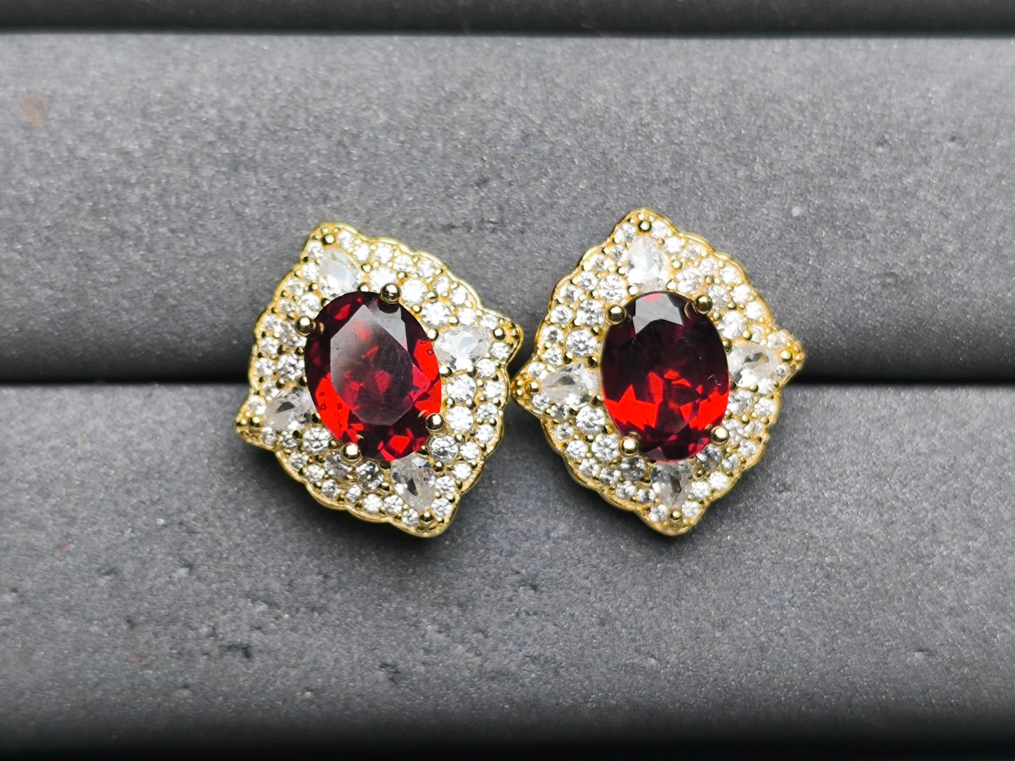 A10179 Garnet Earrings