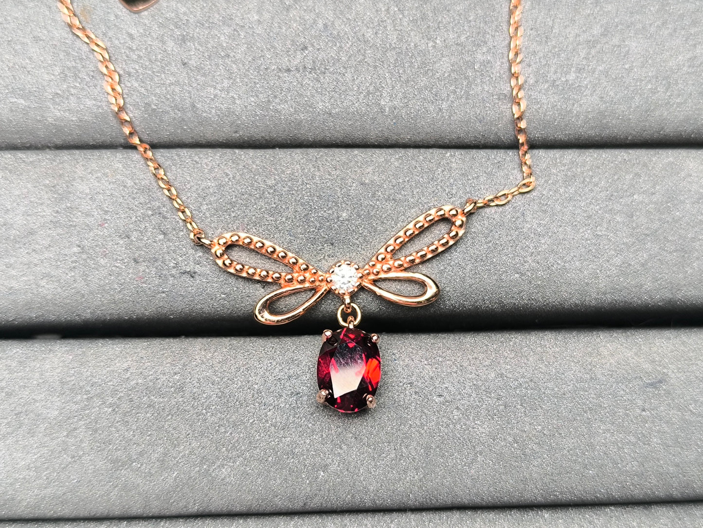 A10184 Garnet Necklace