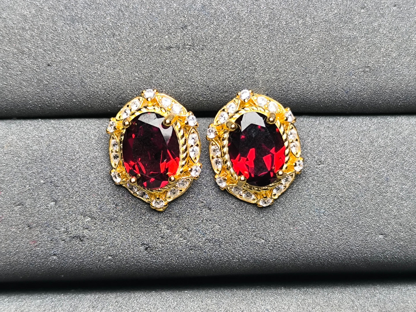 A10189 Garnet Earrings