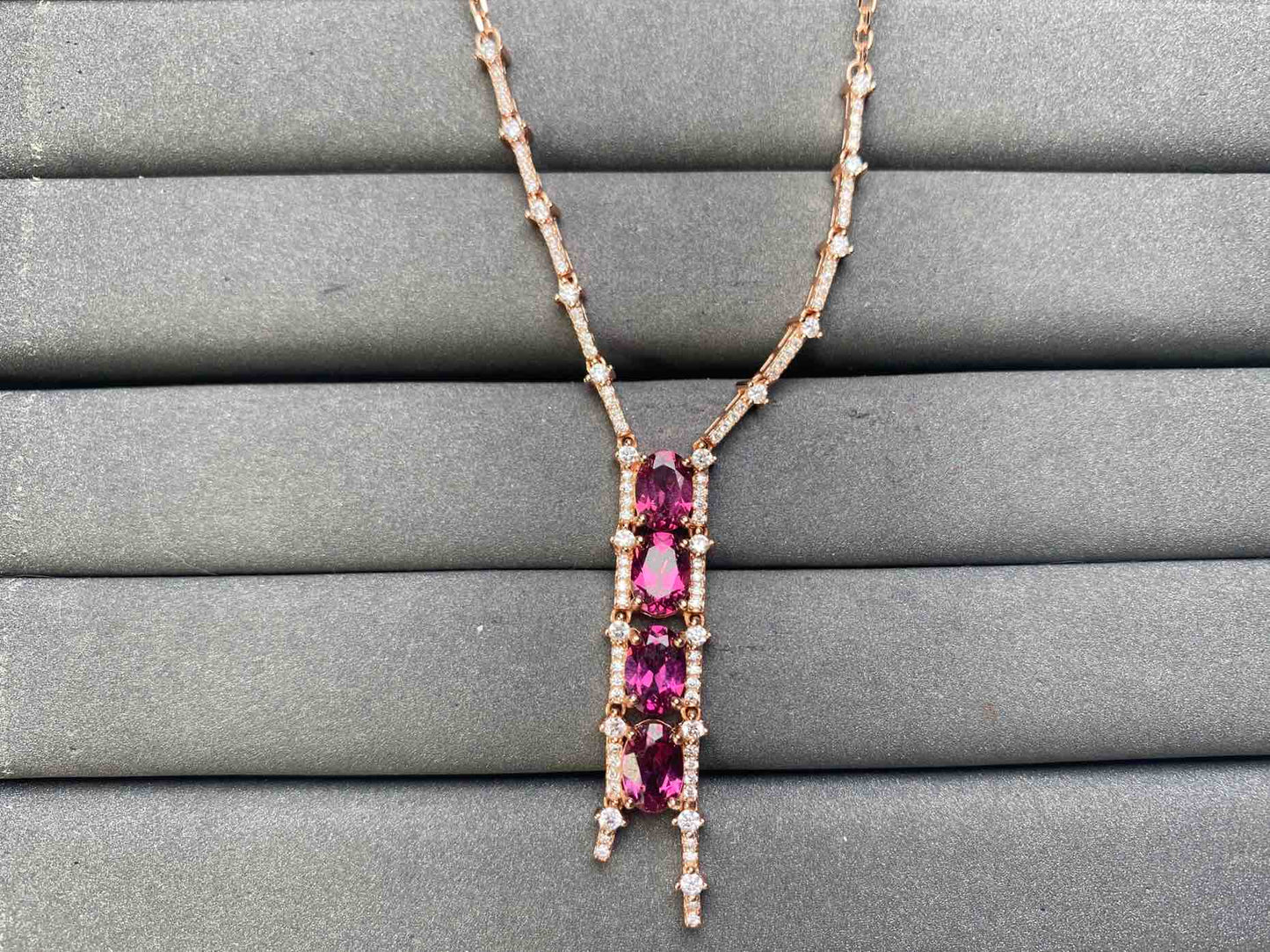 A10328 Garnet Necklace