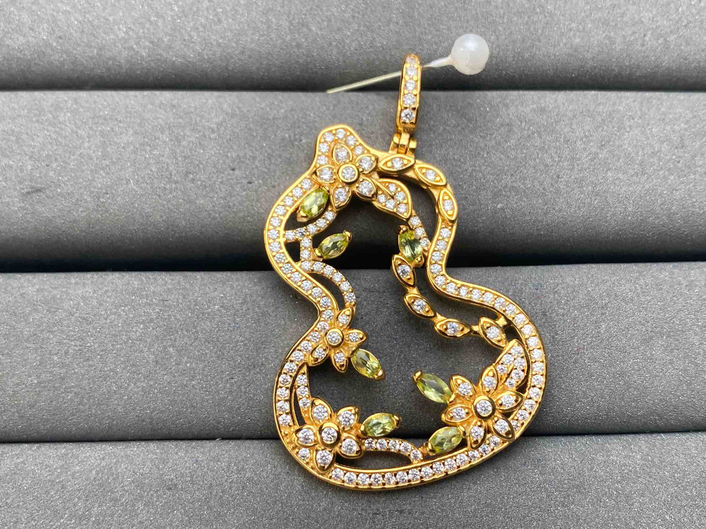 A10353 Peridot Pendant