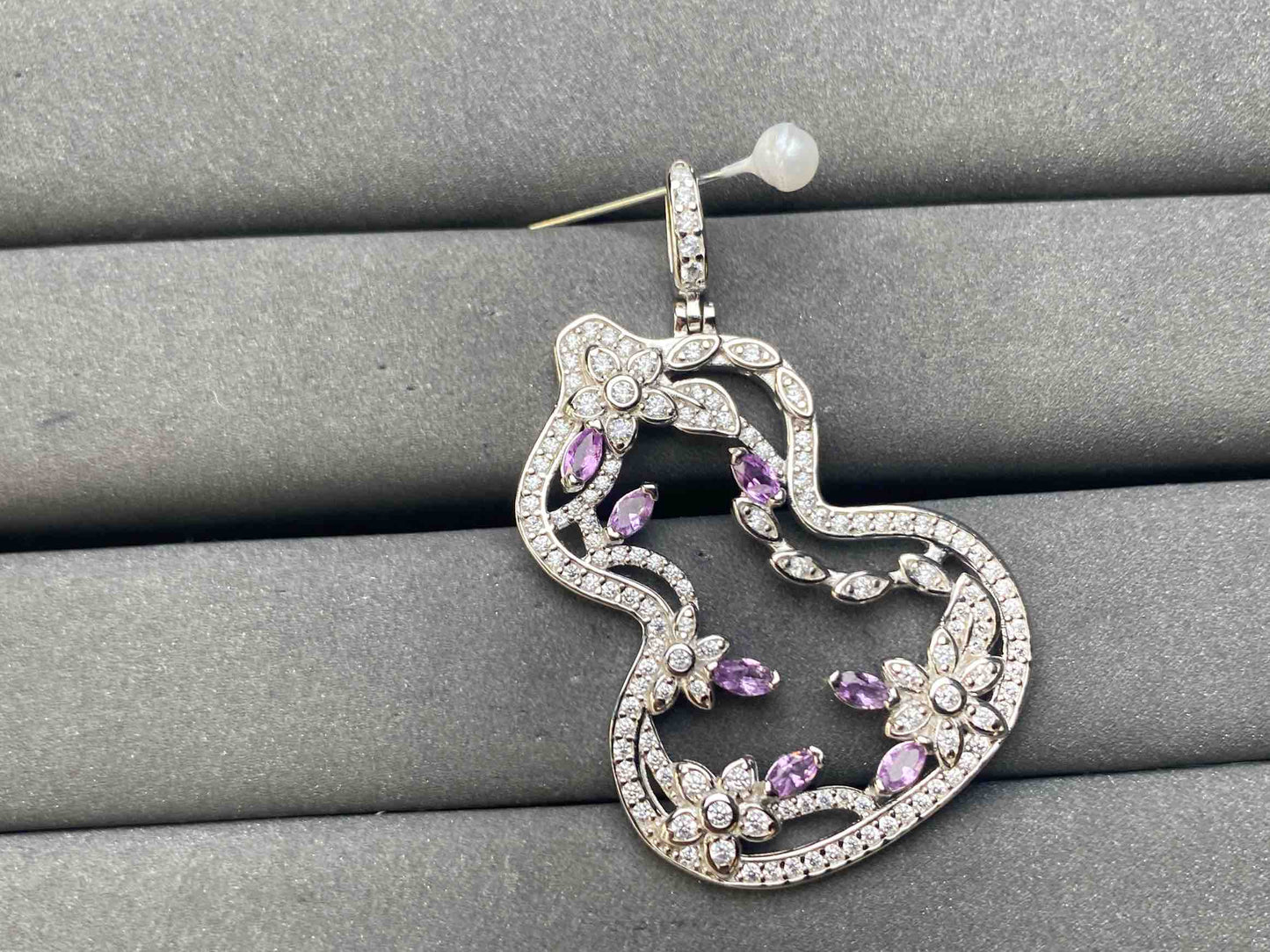 A10357 Sapphire Pendant