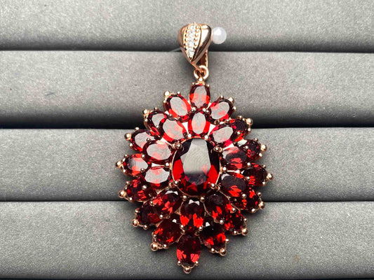 A10418 Garnet Pendant