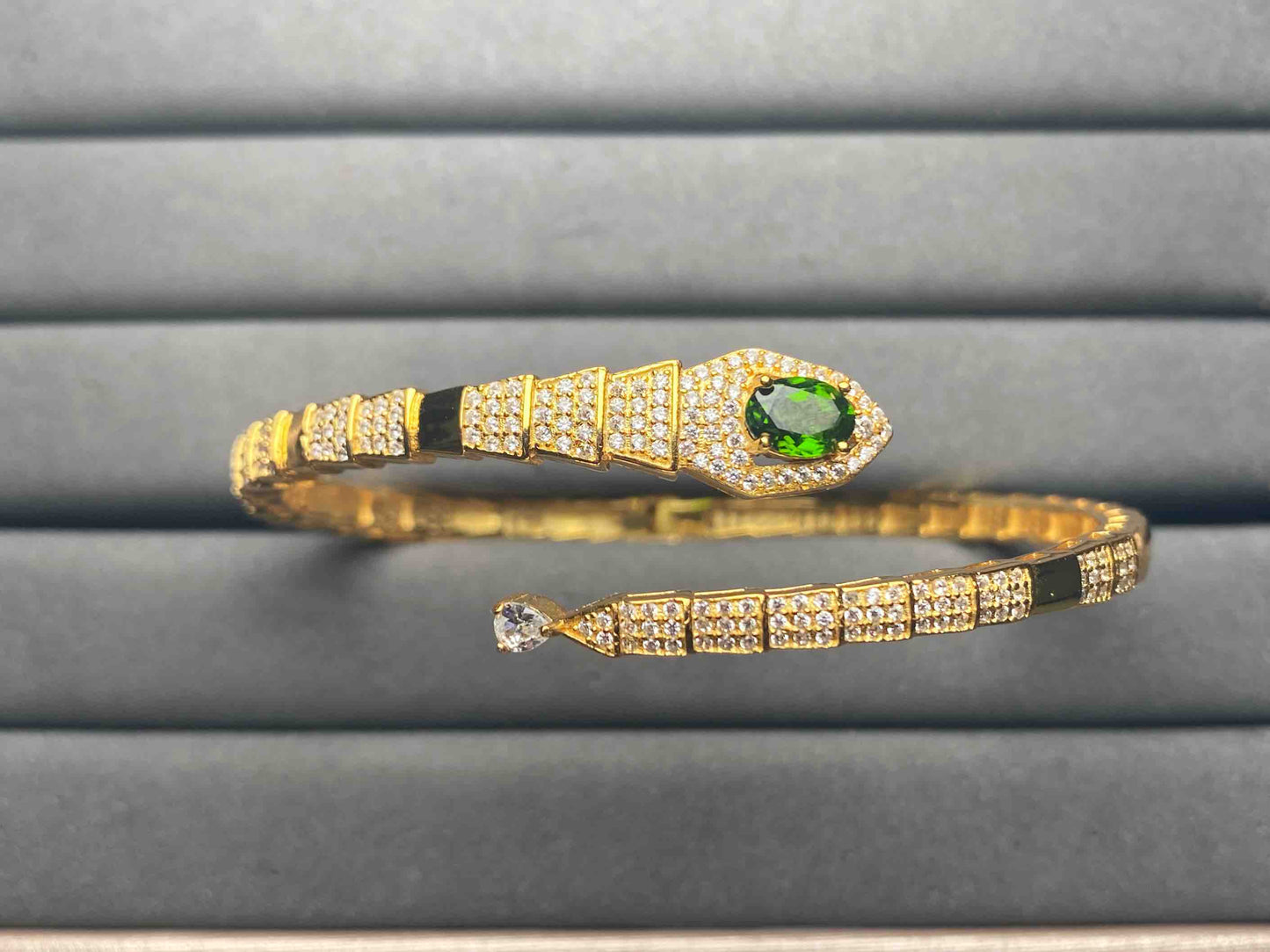A10516 Diopside Bangle