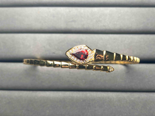 A10517 Garnet Bangle