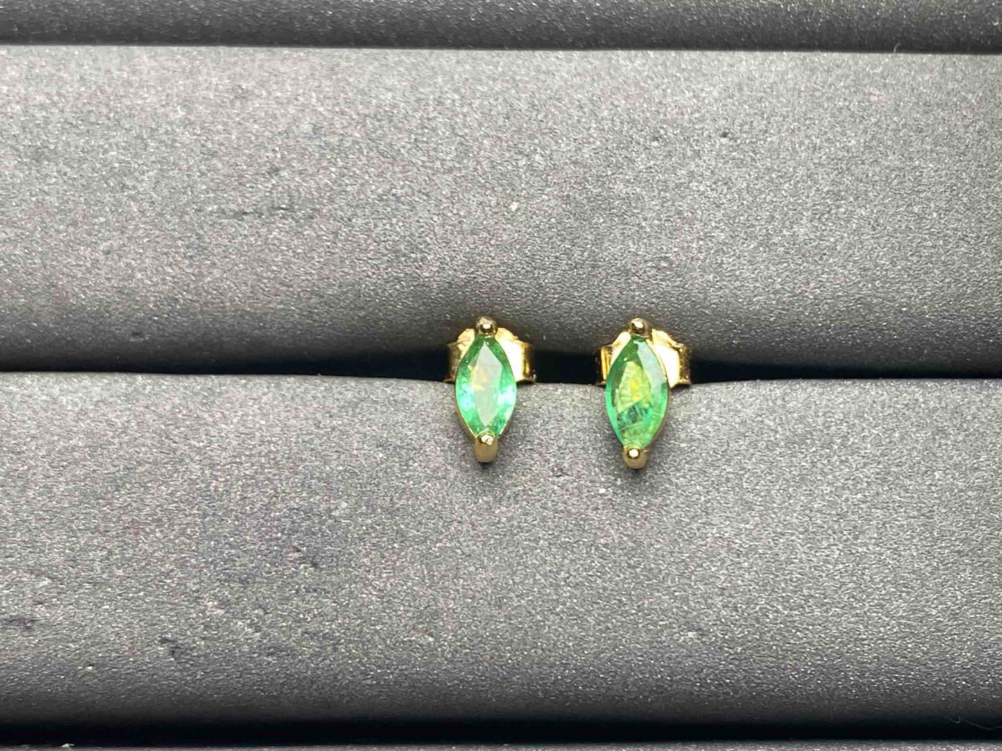 A10556 Emerald Earrings