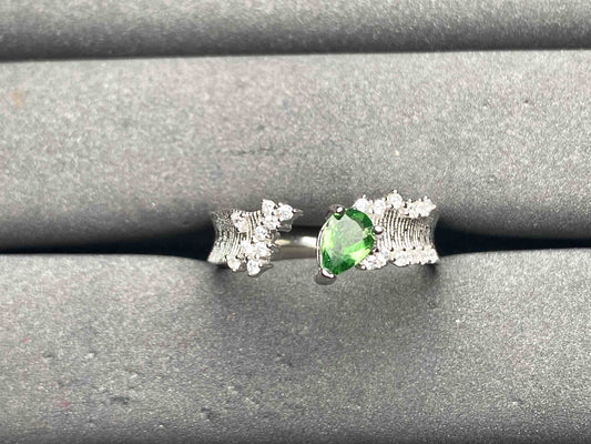 A10560 Tsavorite Ring
