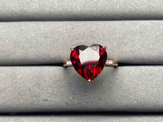A10573 Garnet Ring