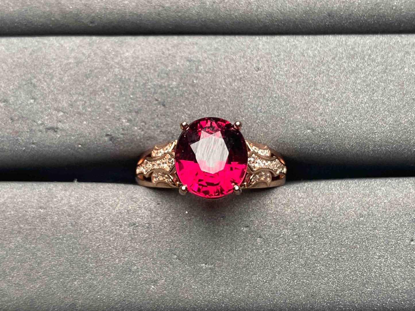 A10575 Garnet Ring