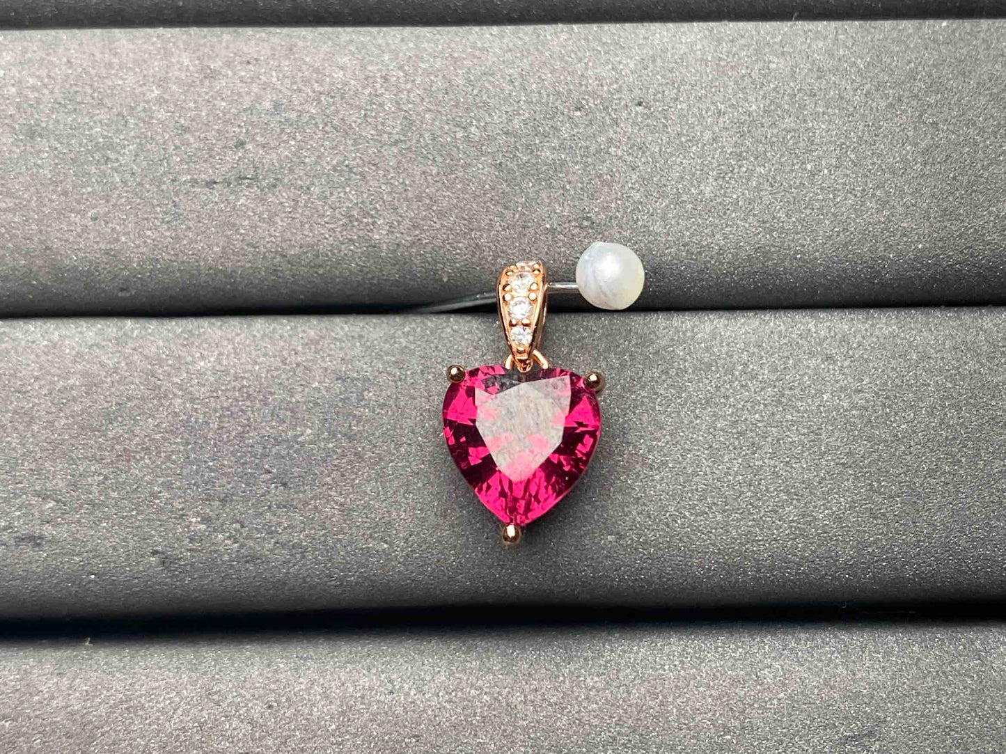 A10578 Garnet Pendant