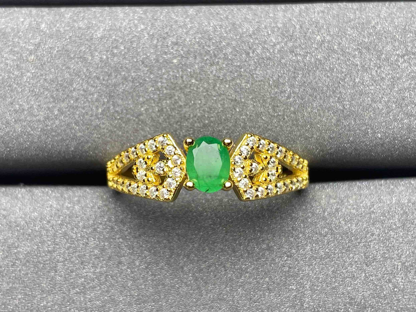 A105 Emerald Ring