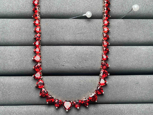 A10616 Garnet Necklace