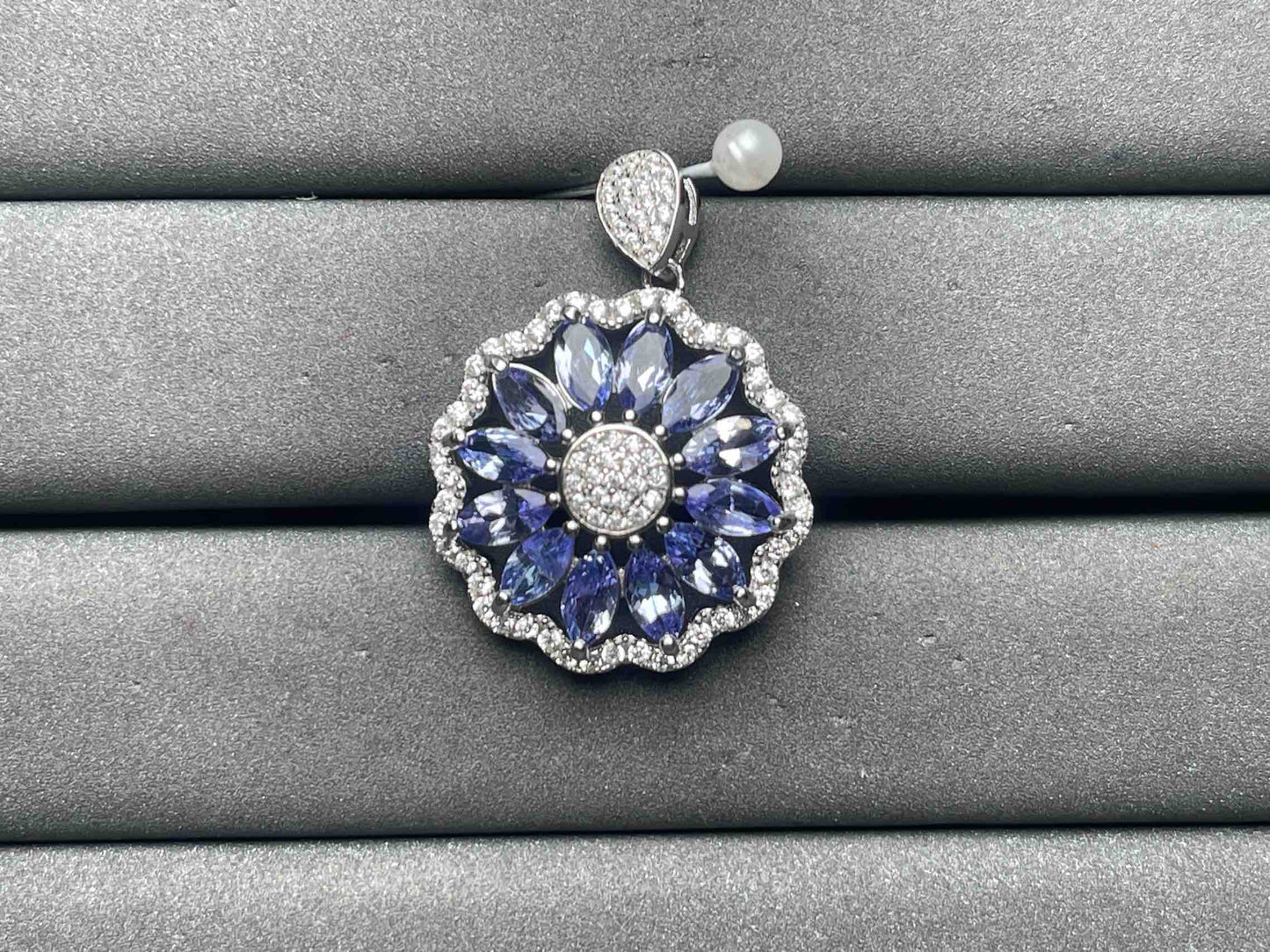 A10635 Tanzanite Pendant