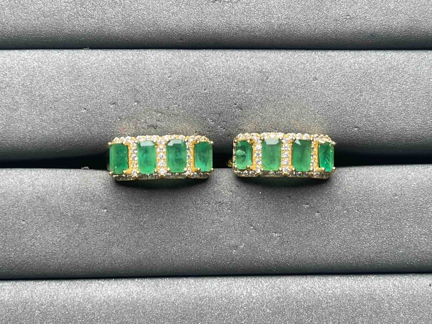 A10660 Emerald Earrings