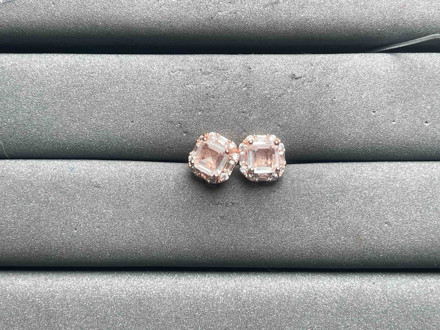 A10906 Color Changing Earrings