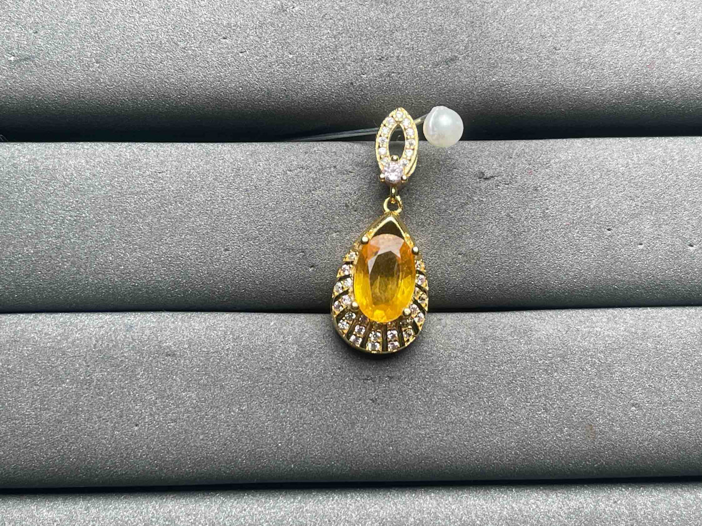 A10943 Sapphire Pendant