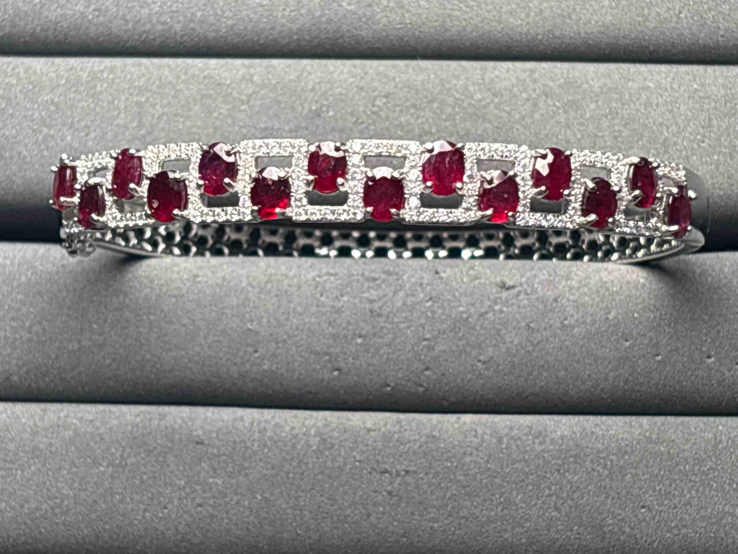 A11086 Ruby Bangle