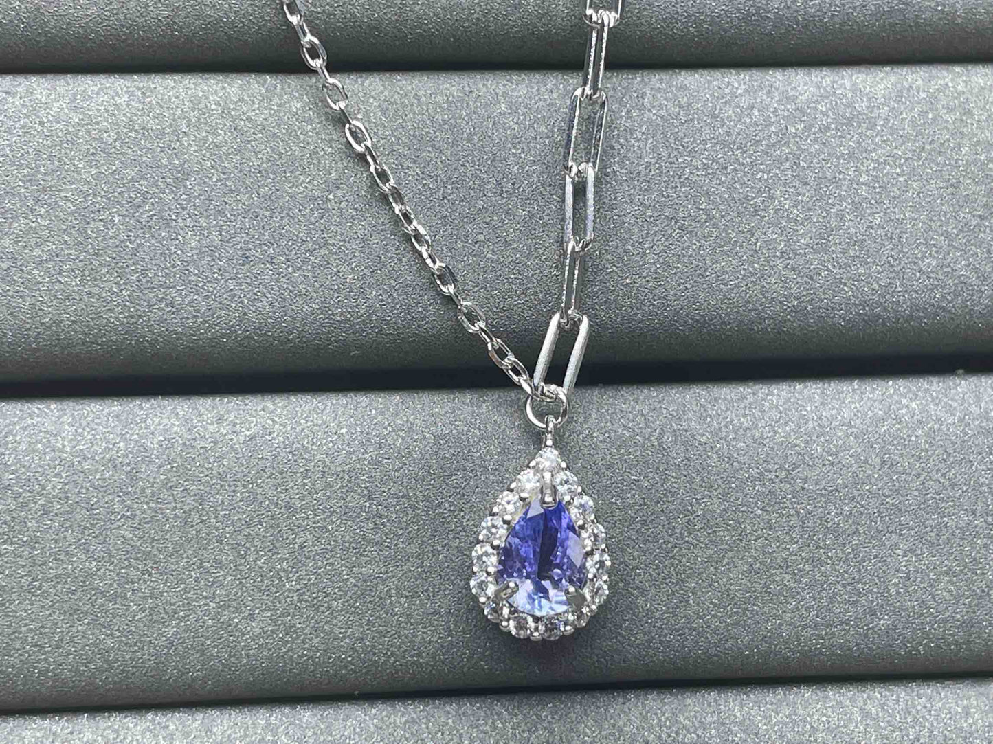 A1120 Tanzanite Necklace