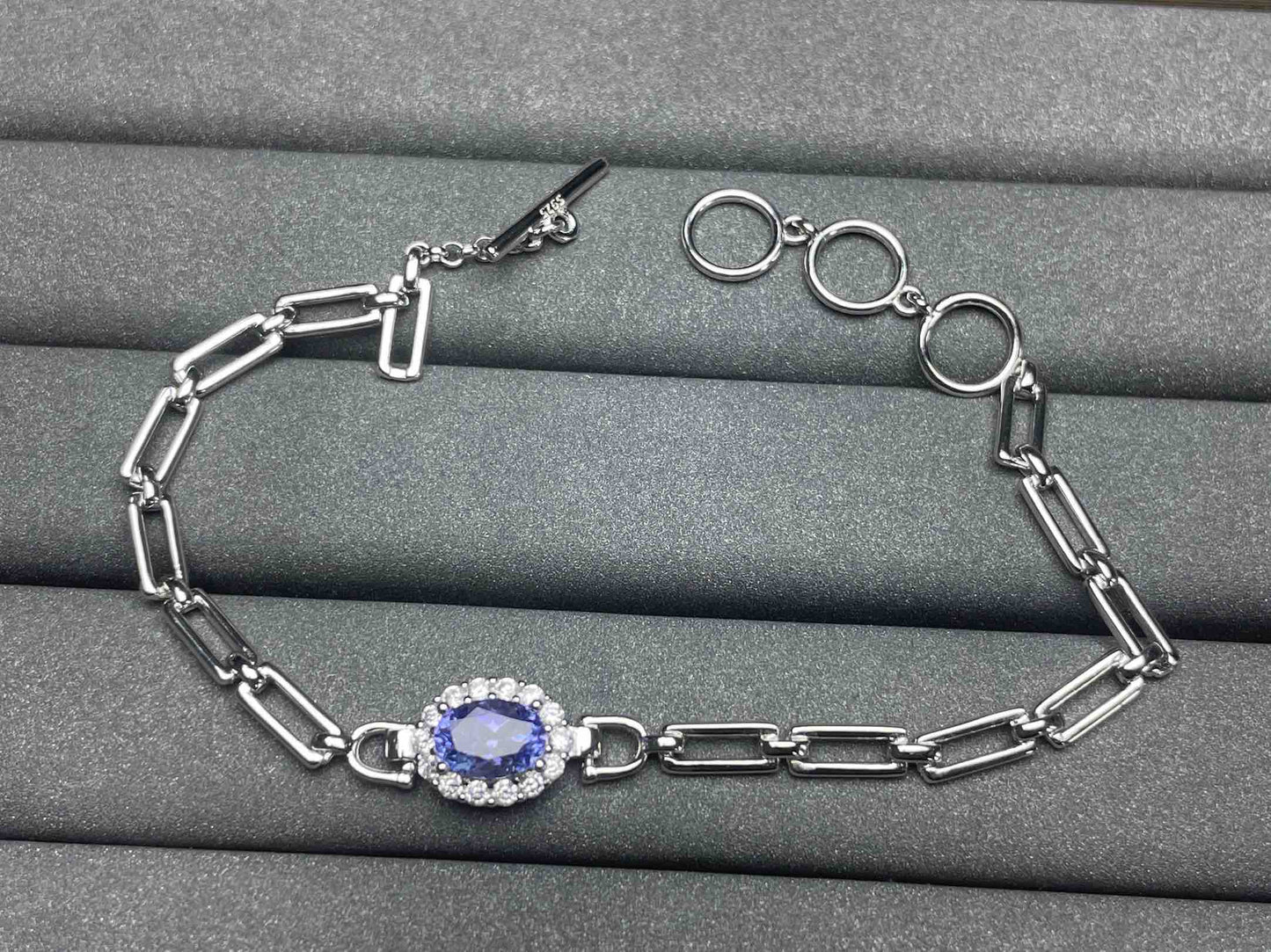 A1123 Tanzanite Bracelet