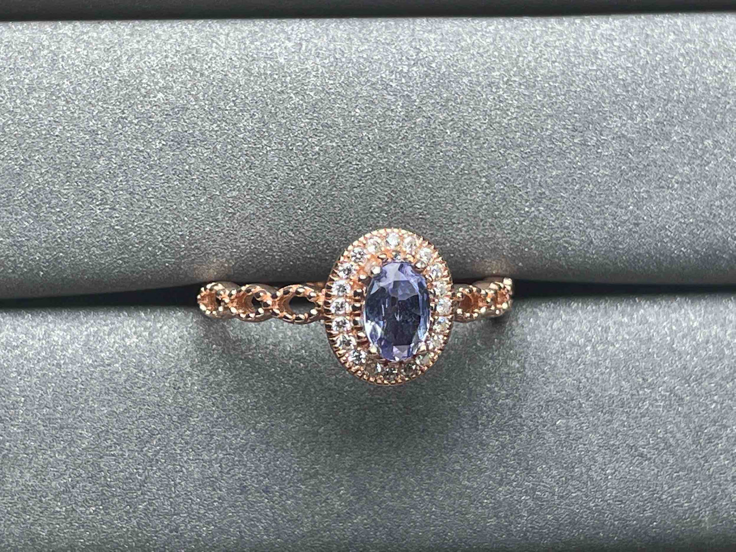A1127 Tanzanite Ring
