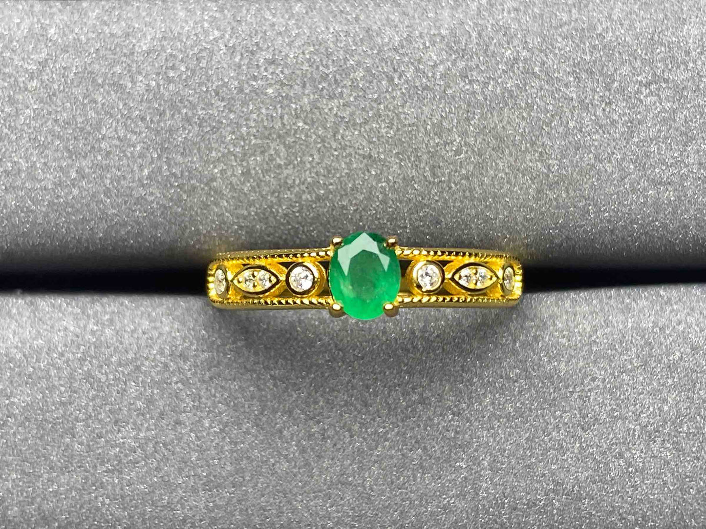A114 Emerald Ring