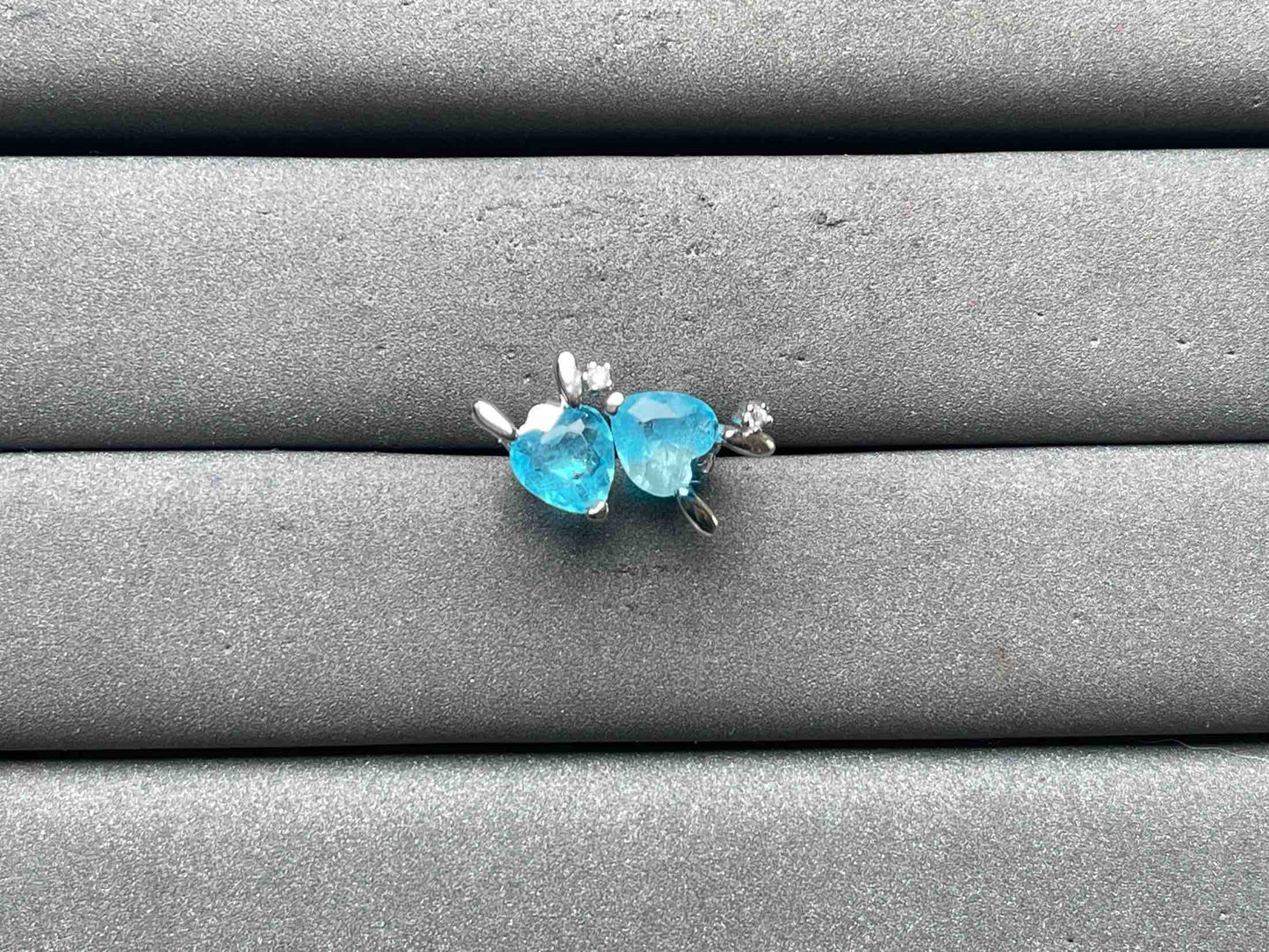 A11483 Color Changing Earrings