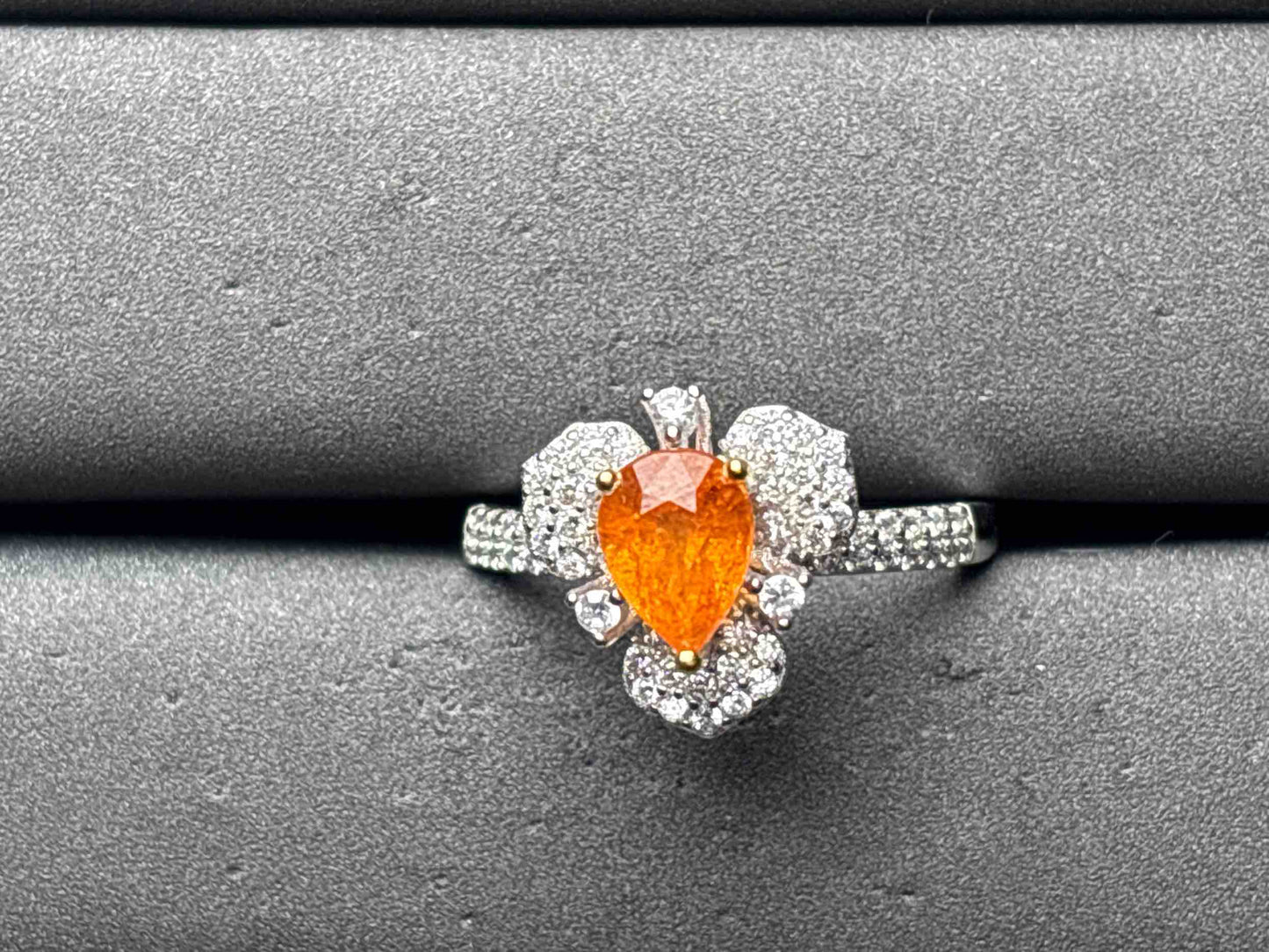 A11524 Emerald Earrings