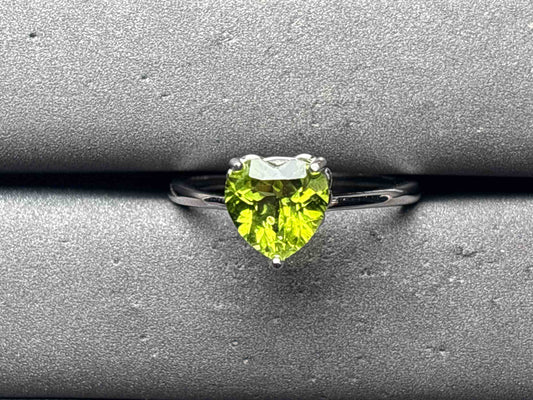 A11633 Peridot Ring