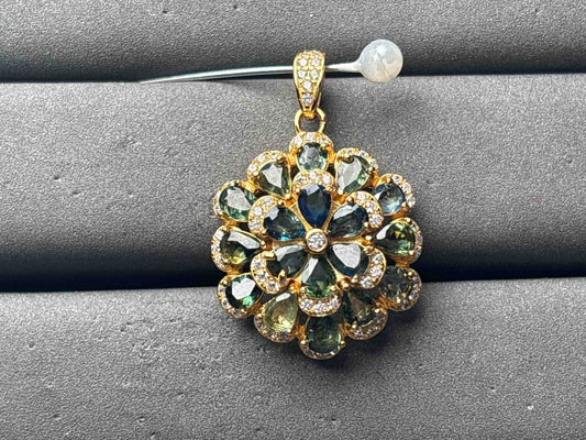 A11639 Sapphire Pendant