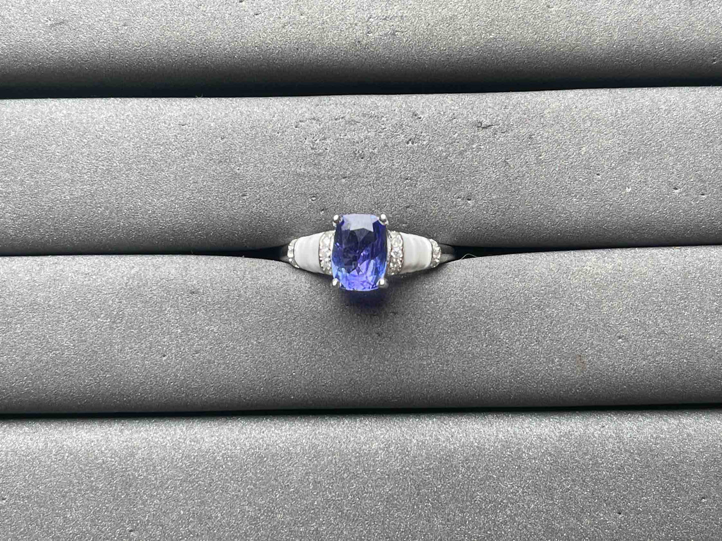 A11688 Tanzanite Ring