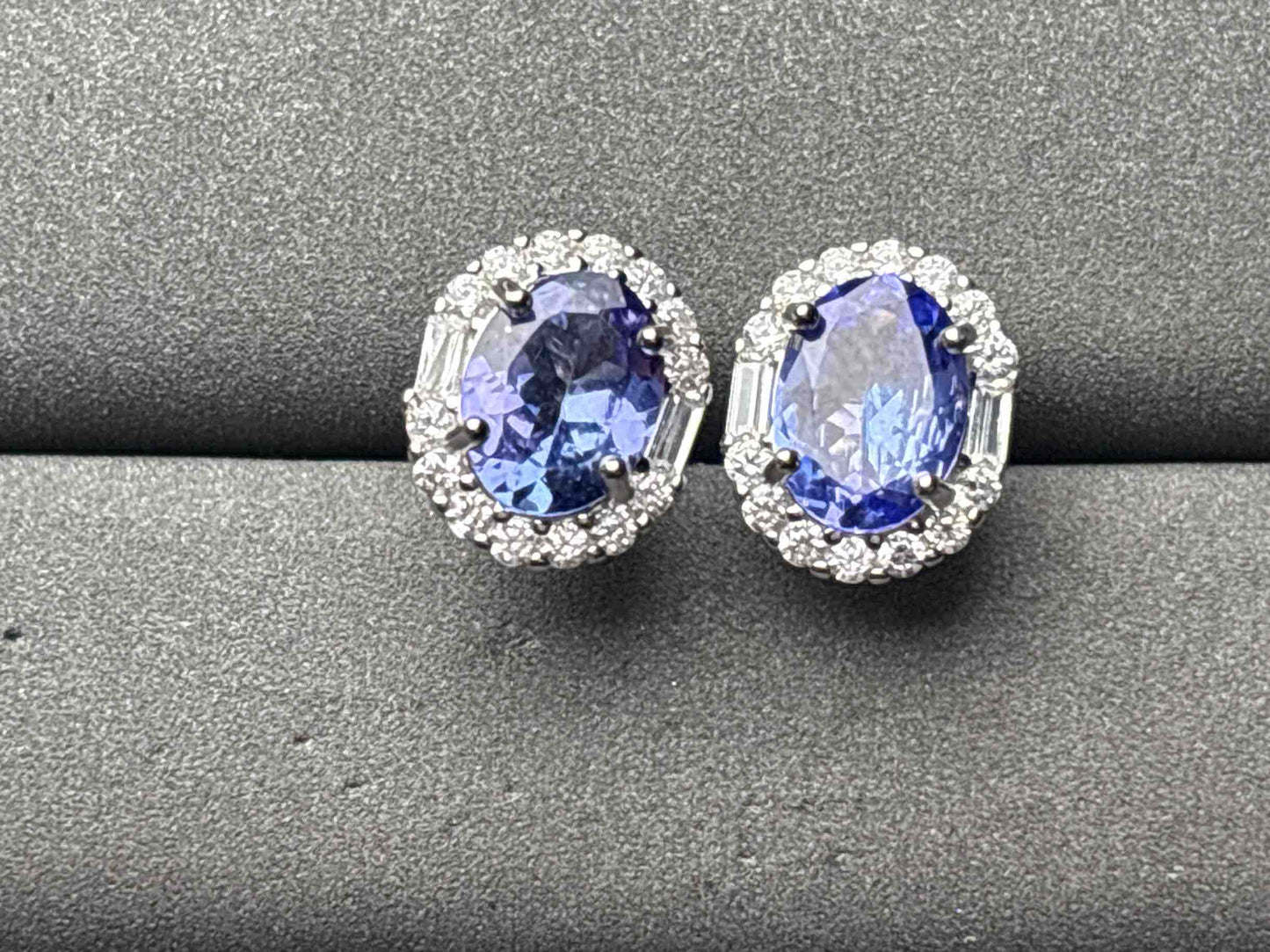 A11720 Tanzanite Earrings