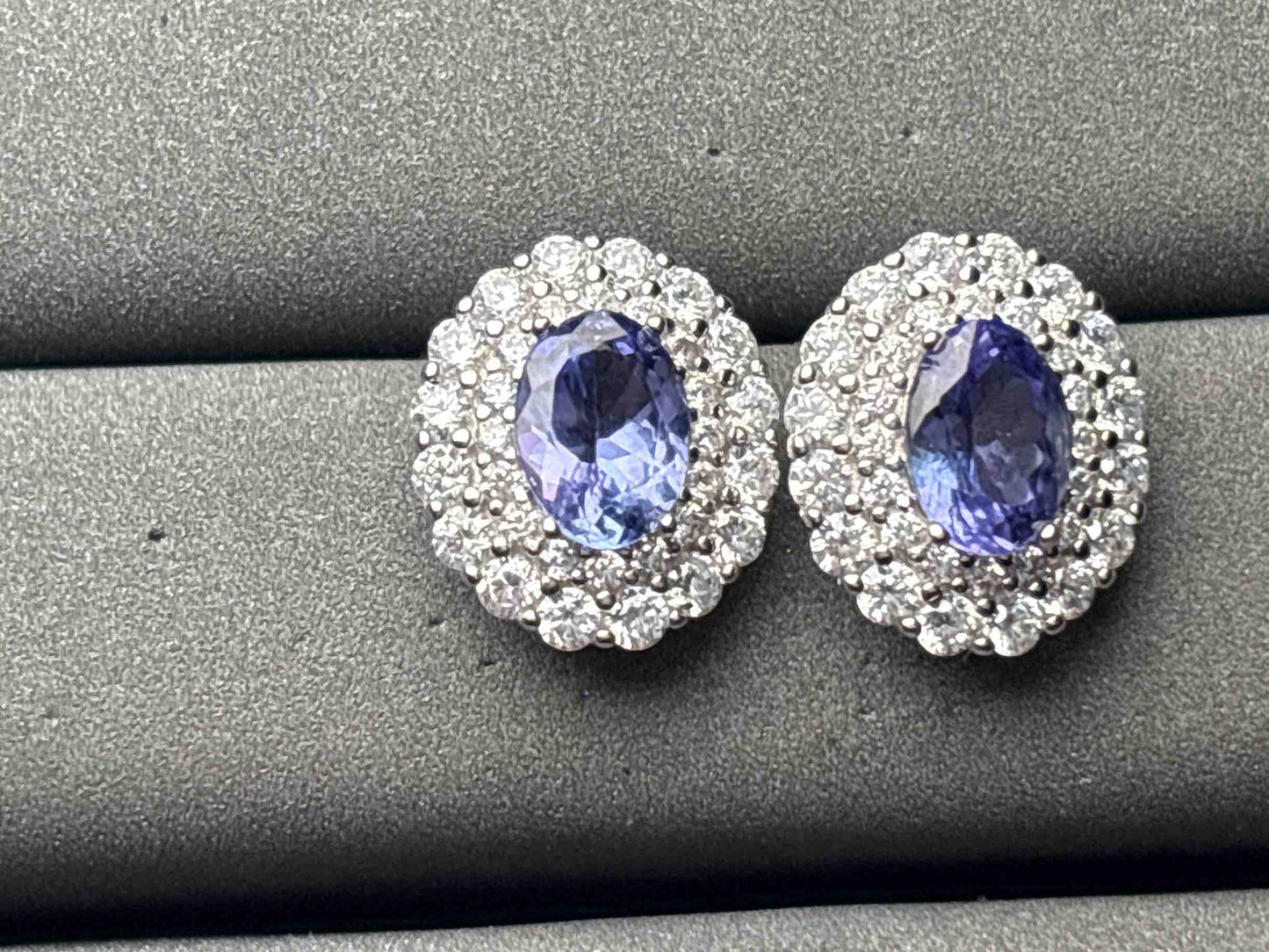 A11721 Tanzanite Earrings