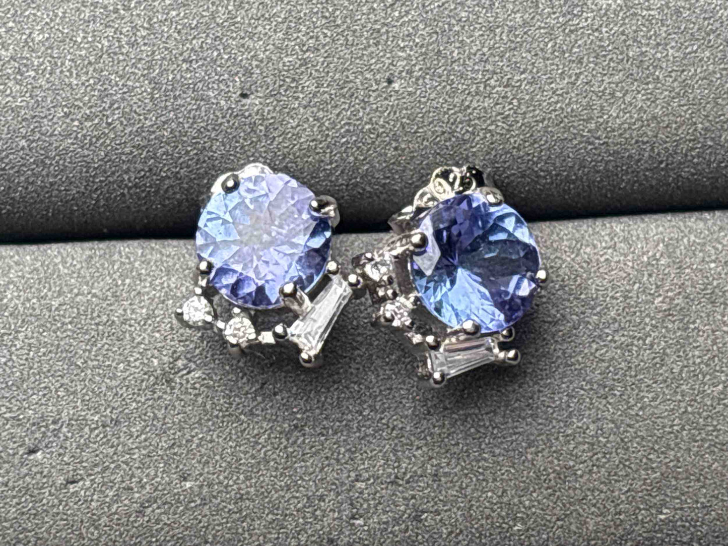 A11727 Tanzanite Earrings
